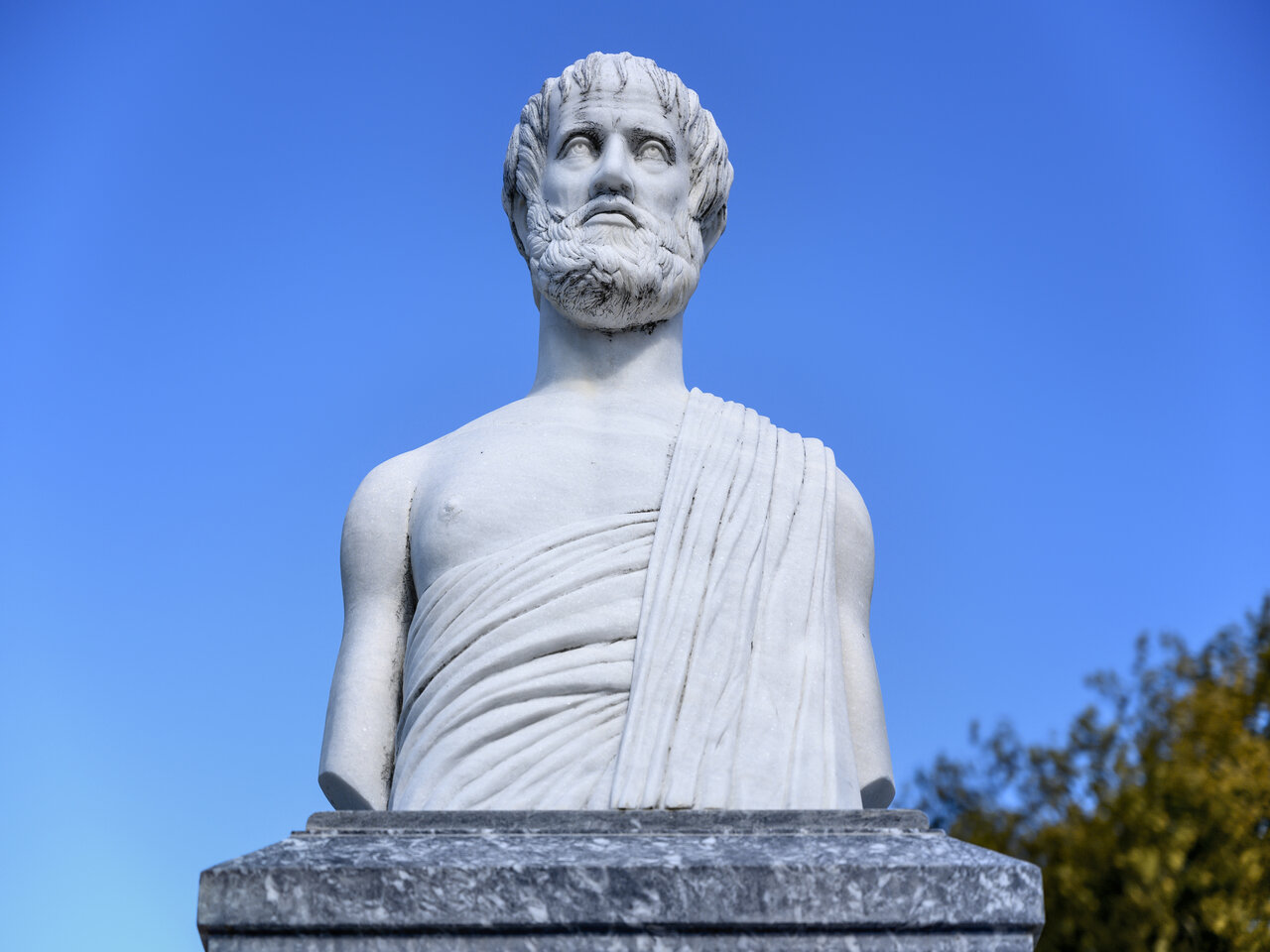 Filosofia no Enem: Estatua de Aristóteles, filósofo da Grécia Antiga.